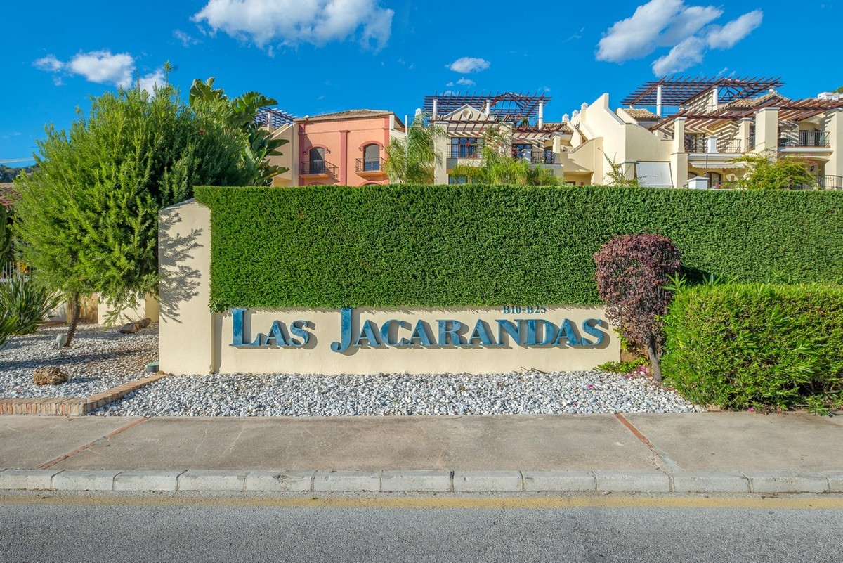 Apartment in Las Jacarandas Benahavis