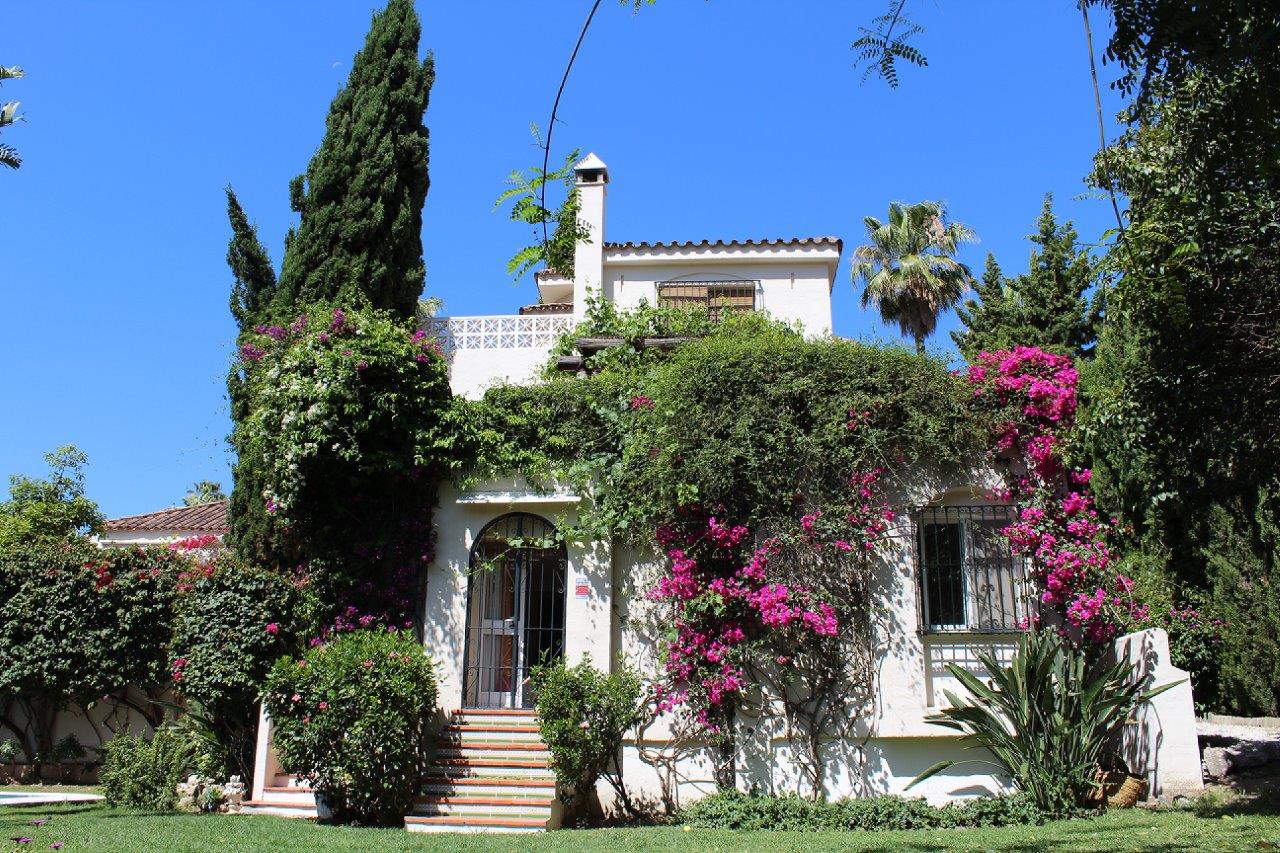 Villa in Marbella (los Naranjos, Nueva Andalucia)