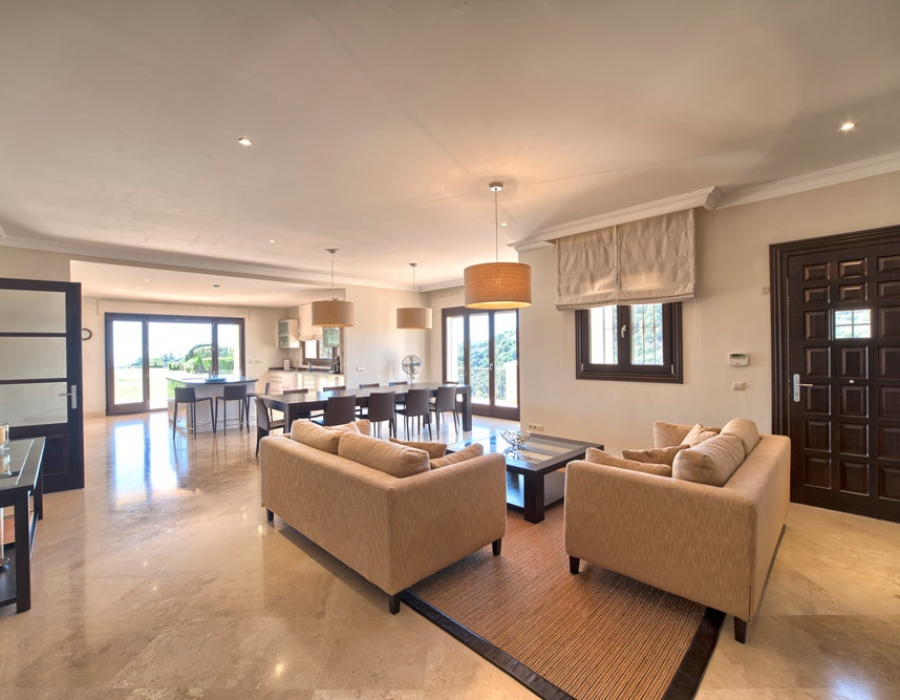 Villa for sale in Benahavis Marbella Club Golf Resort