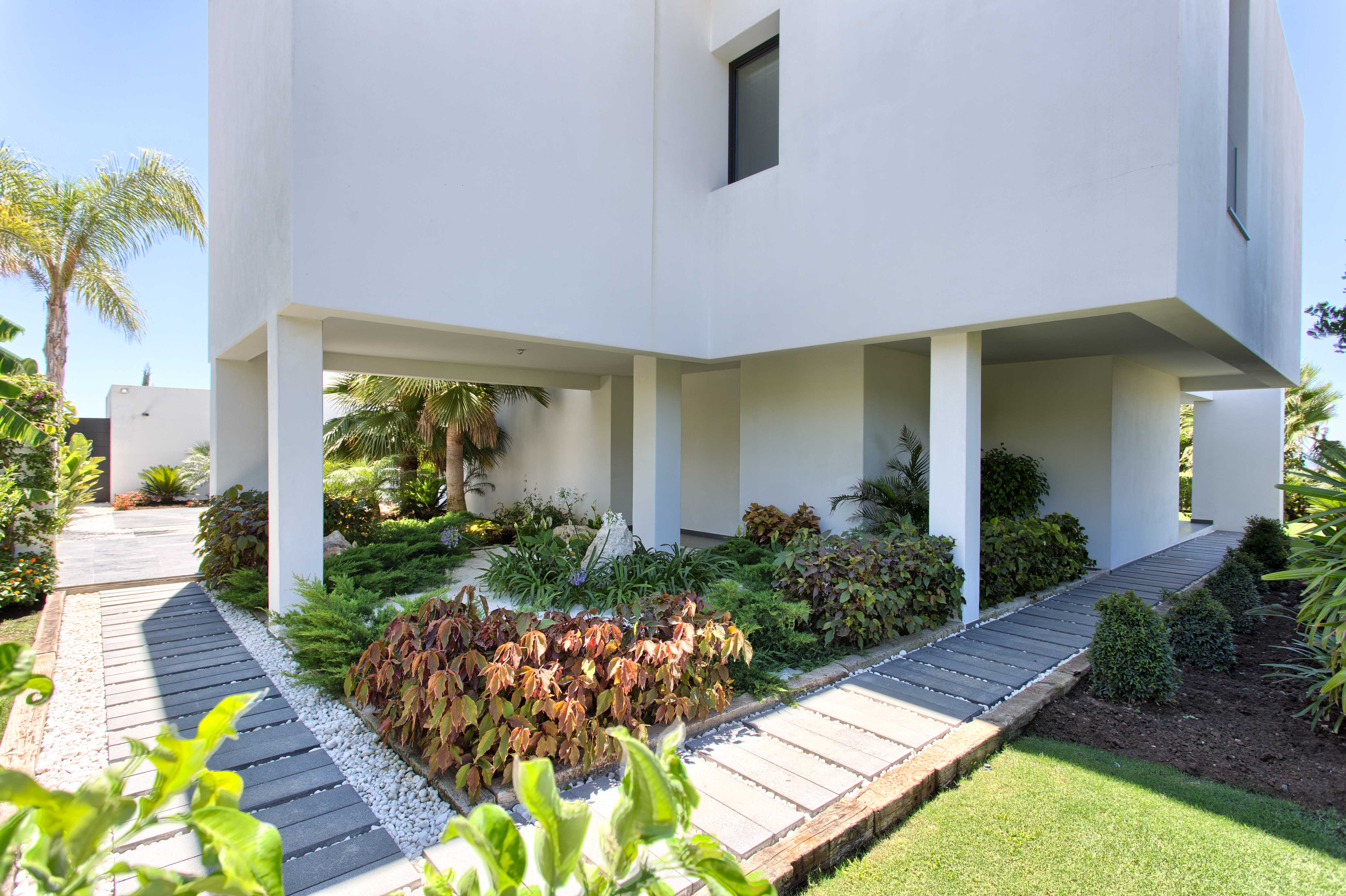 Villa for sale in Benahavis Los Flamingos Golf