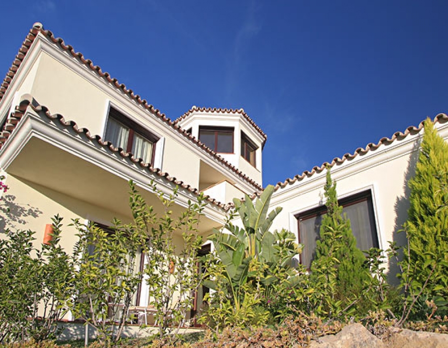 Detached villa in Benahavis for sale (Marbella Club Golf Resort)