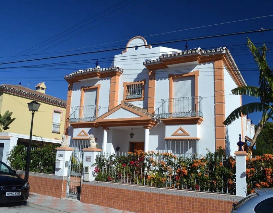 Detached villa in Nueva Andalucia (Marbella) for sale