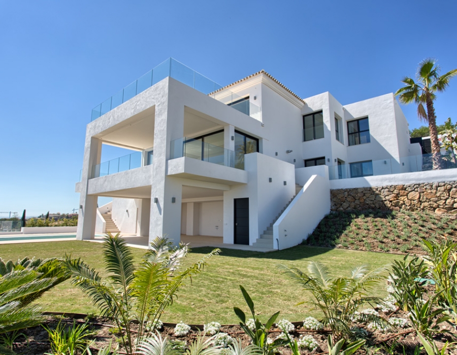 Villa in El Paraiso Alto Benahavis for sale