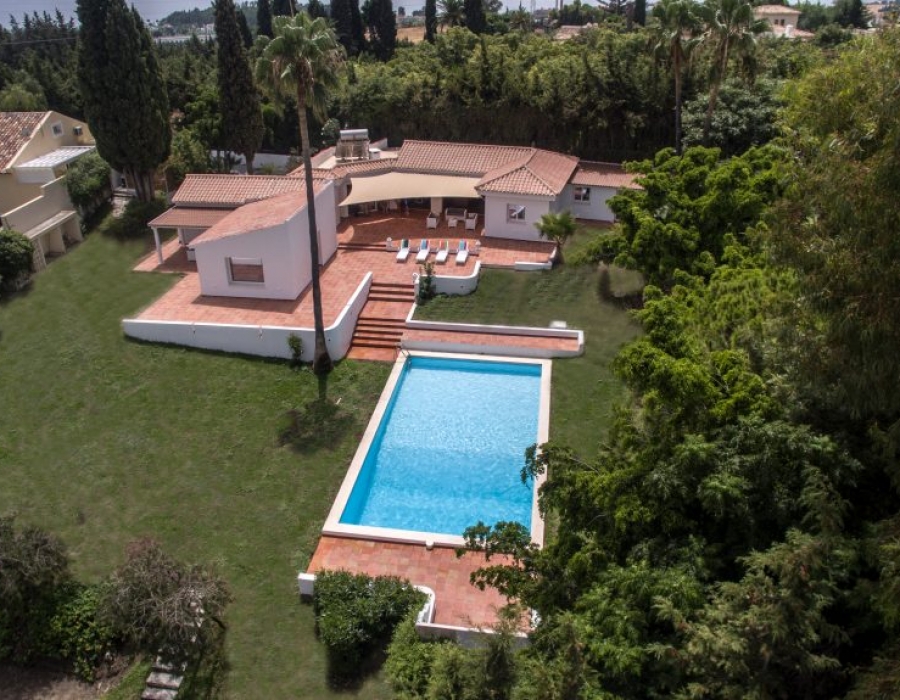 Villa in Estepona for sale (El Padron)