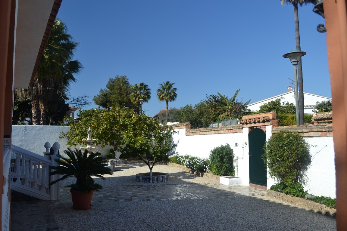 Villa in Churriana for sale