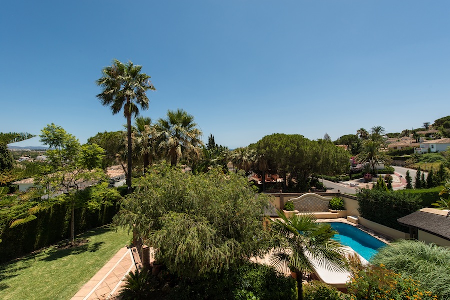 Villa in Las Brisas for sale (Nueva Andalucia - Marbella)