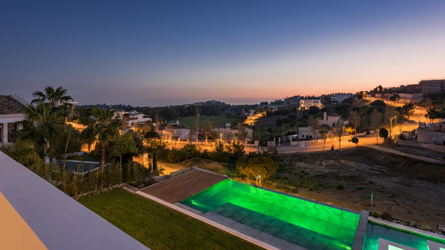 Contemporary villa in Benahavis for sale (La Alqueria)