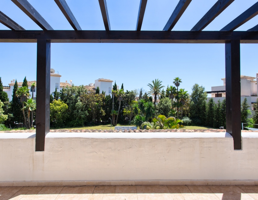 Villa in Puerto Banus for sale (Nueva Andalucia)