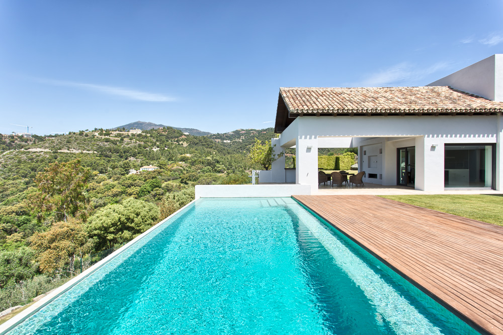 Luxury villa in Los Arqueros for sale (Benahavis)