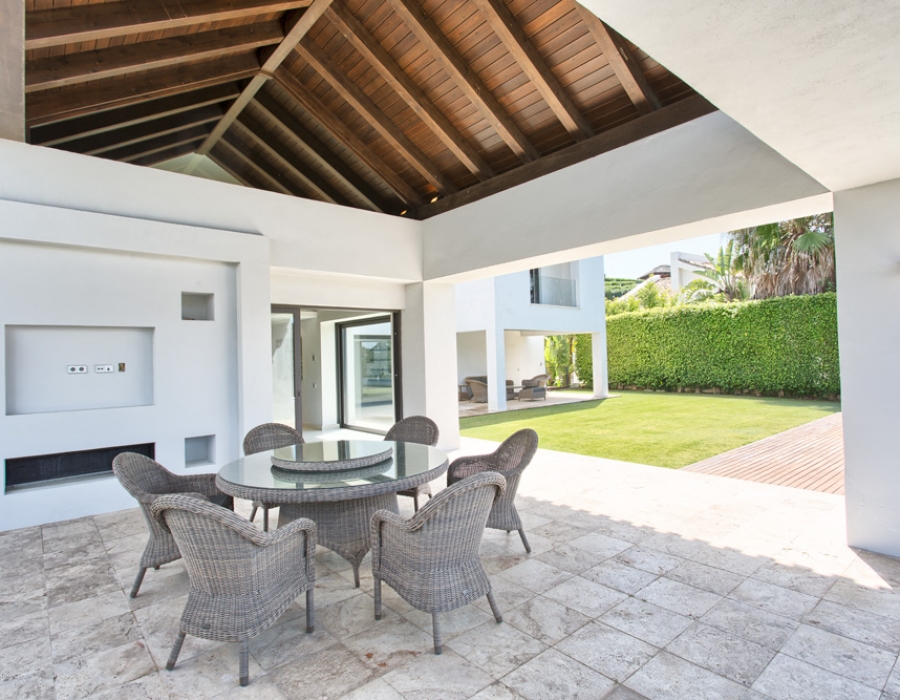 Luxury villa in Los Arqueros for sale (Benahavis)