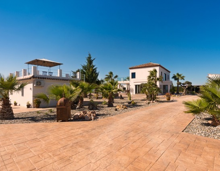 Contemporary villa in Alhaurin el Grande for sale