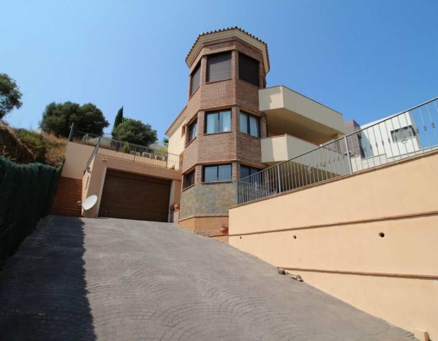 Villa in Cerros del Aguila for sale (Mijas Costa)