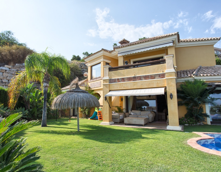 Villa in Puerto del Almendro for sale (Benahavis)