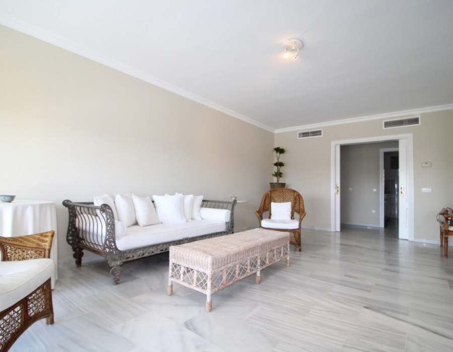 Penthouse in Guadalmina Baja Marbella for sale (Hoyo 15)