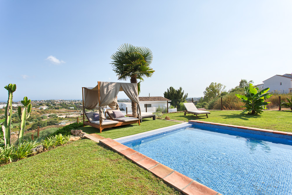 Villa in Puerto del Almendro for sale (Benahavis)