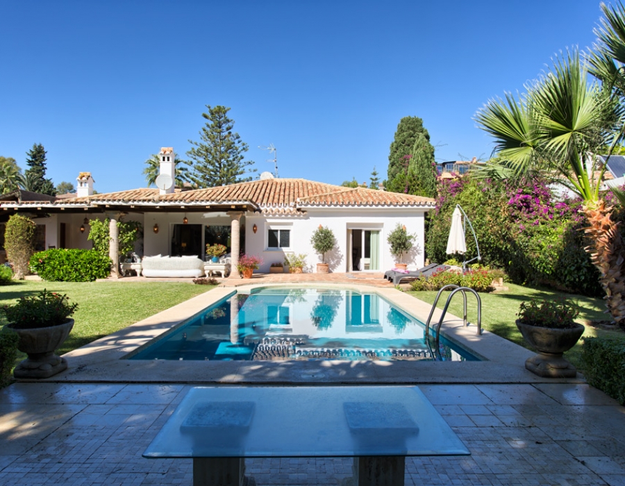 Villa in El Paraiso Barronal - Estepona for sale