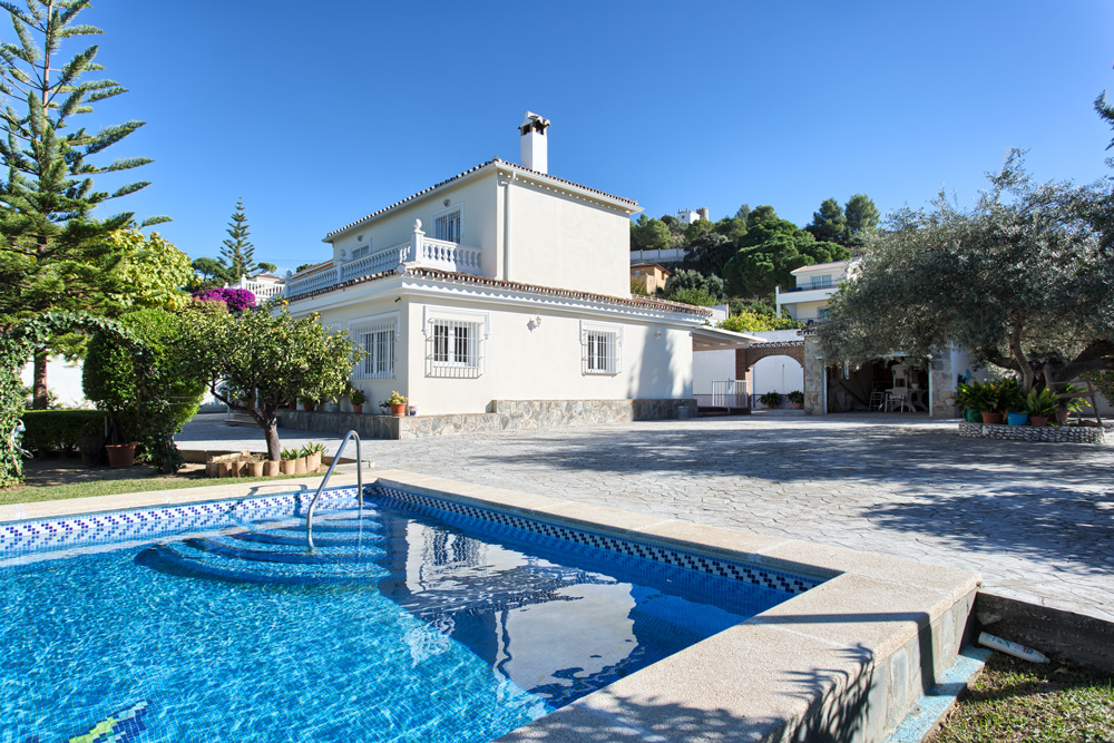 Detached villa in Alhaurin de la Torre for sale