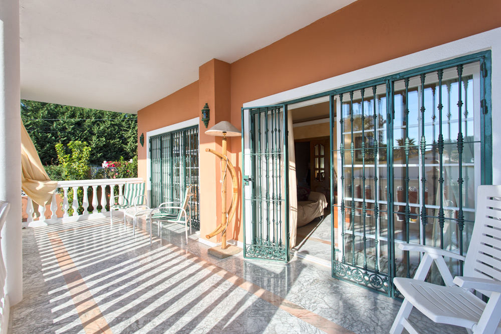 Detached villa in Nueva Andalucia for sale