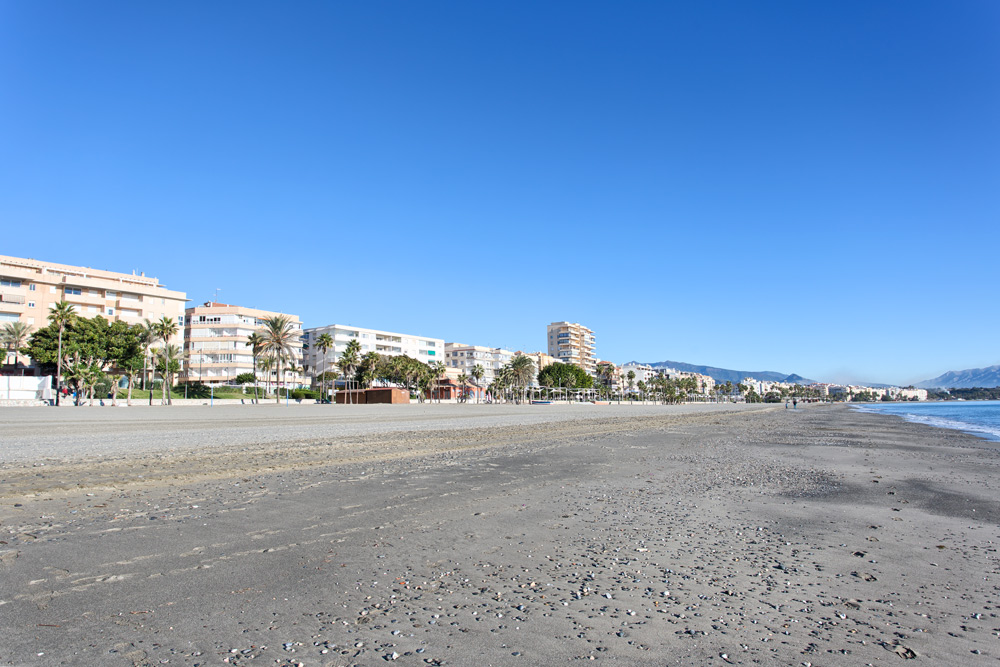 First line beach apartment in Estepona for sale