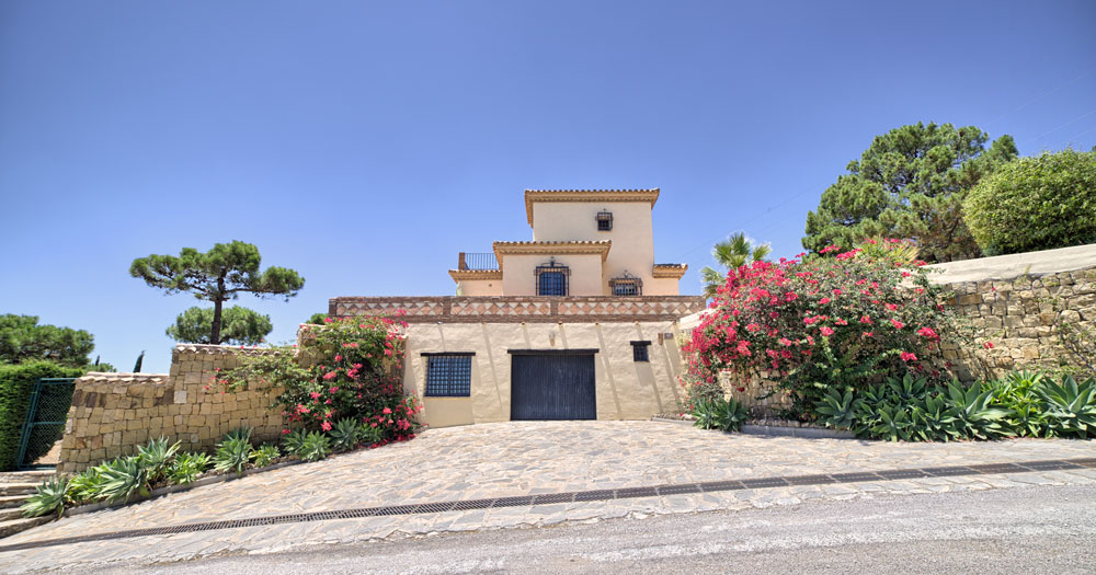 Villa for sale in Estepona Puerta de los Reales