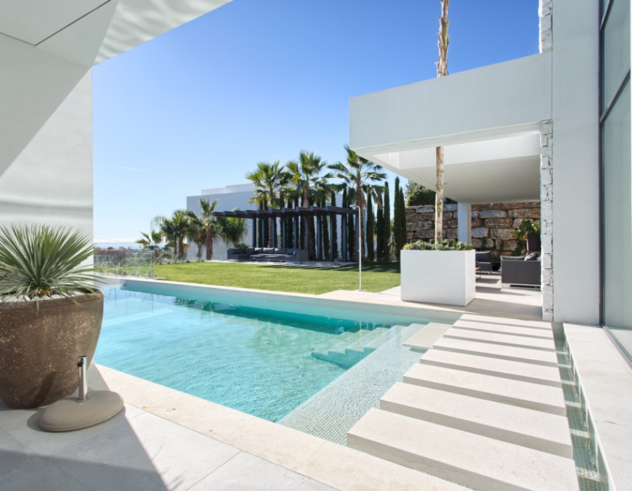 Contemporary villa in Benahavis - La Alqueria for sale