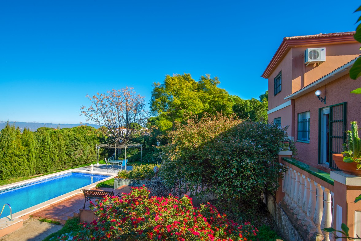 Large villa in Alhaurin de la Torre for sale